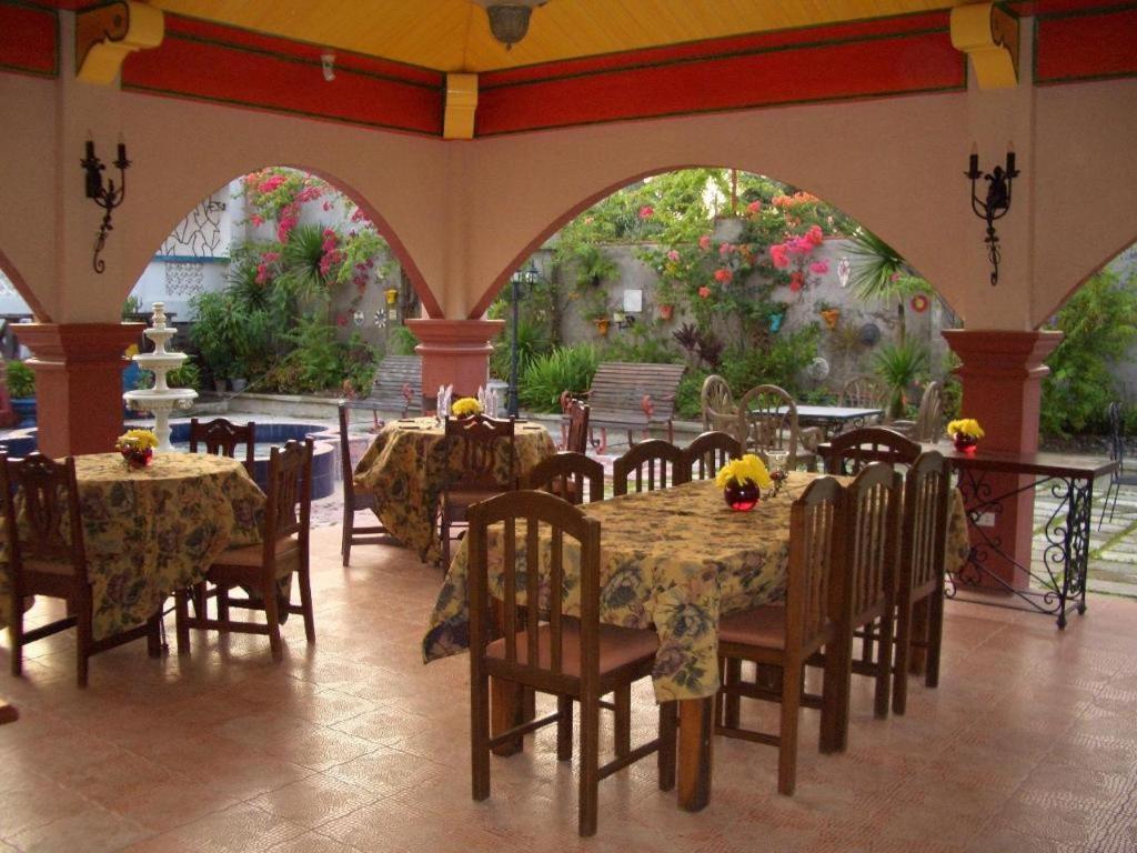 Casa La Granja Hotel Iloilo City Kültér fotó