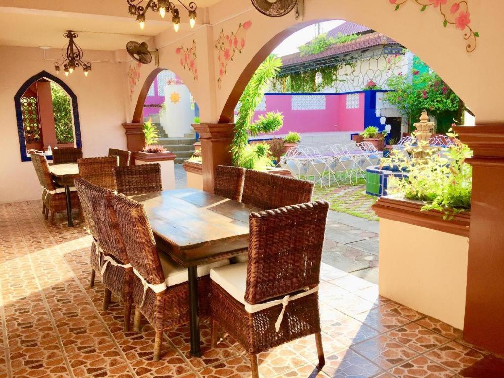 Casa La Granja Hotel Iloilo City Kültér fotó