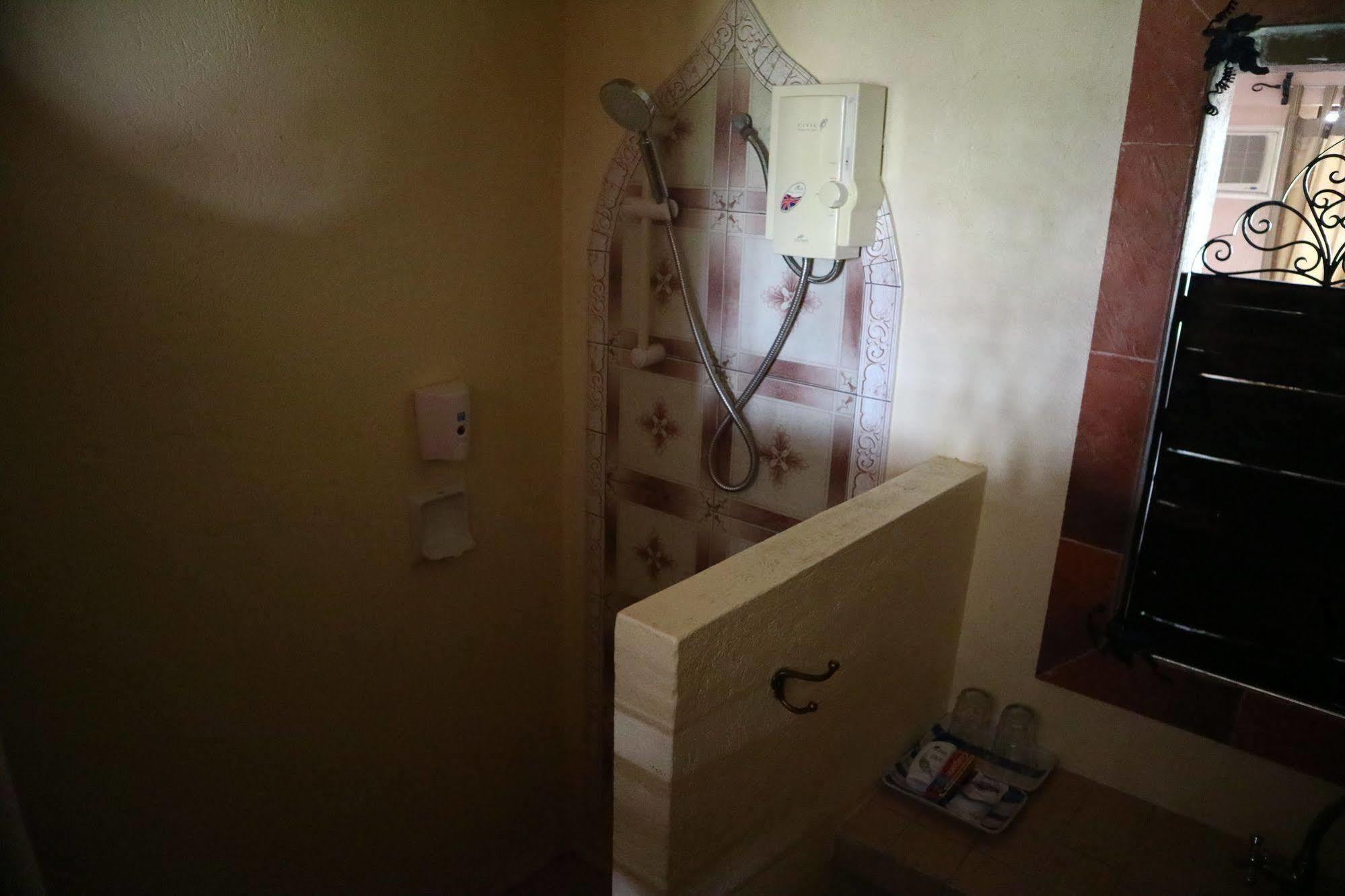 Casa La Granja Hotel Iloilo City Kültér fotó