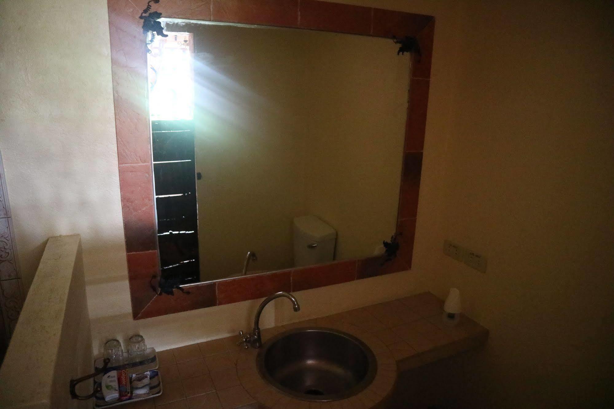 Casa La Granja Hotel Iloilo City Kültér fotó