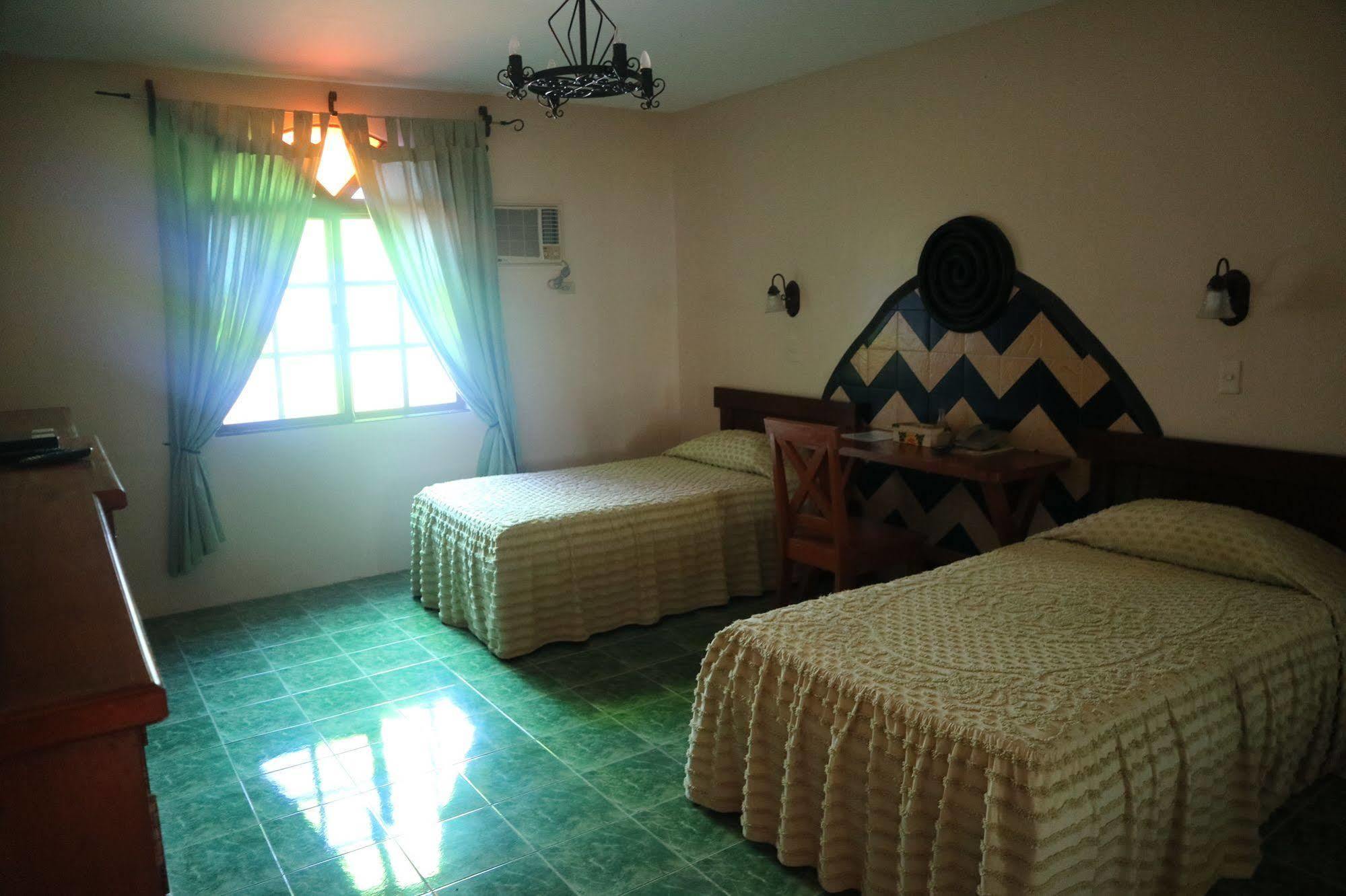Casa La Granja Hotel Iloilo City Kültér fotó