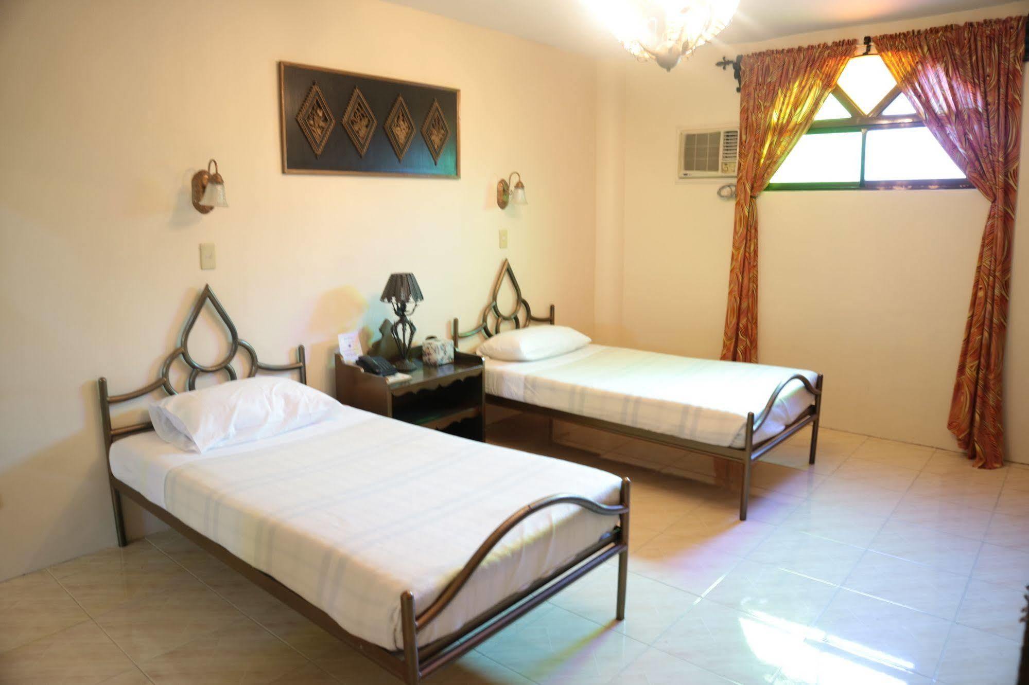 Casa La Granja Hotel Iloilo City Kültér fotó