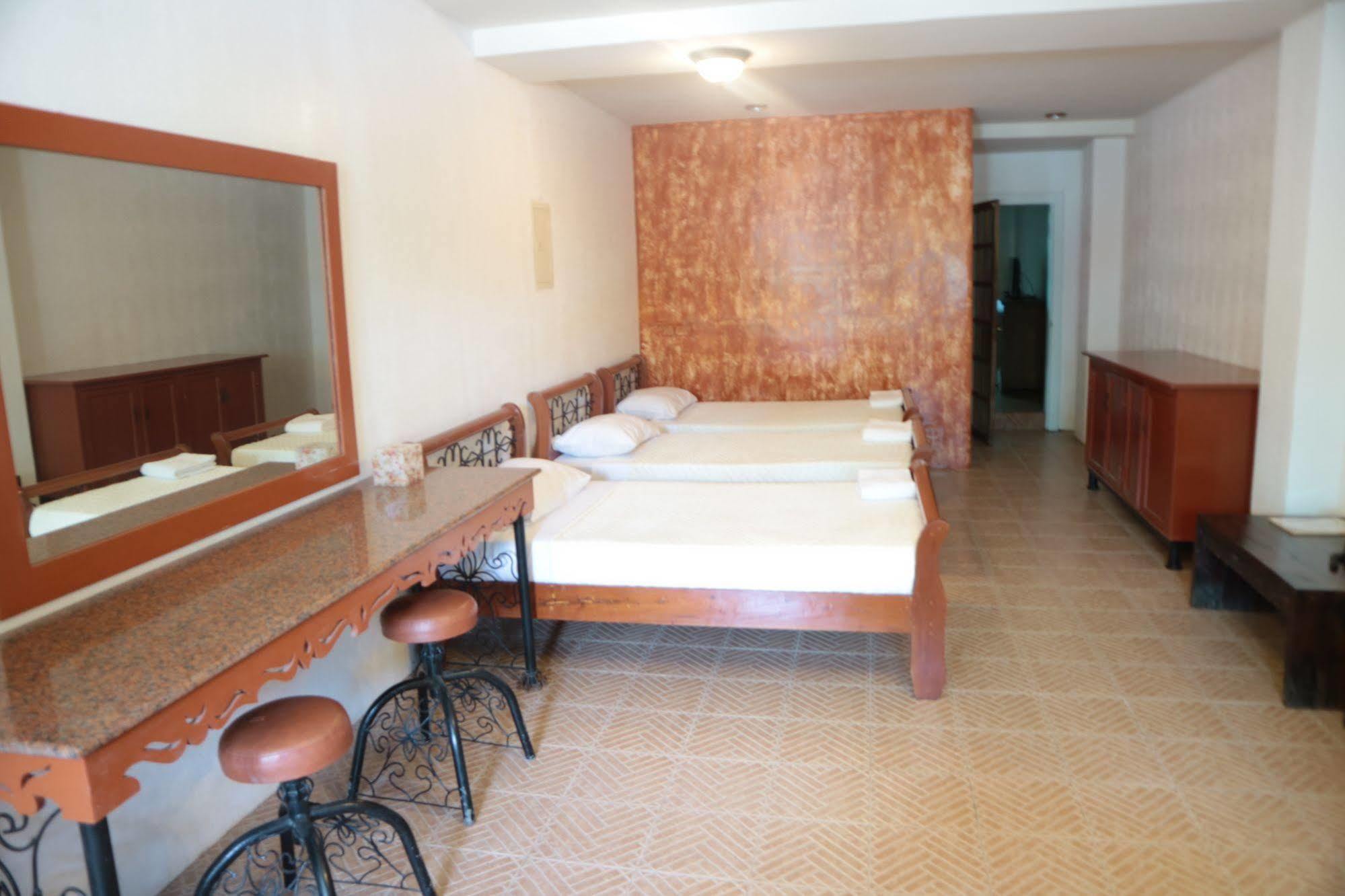 Casa La Granja Hotel Iloilo City Kültér fotó